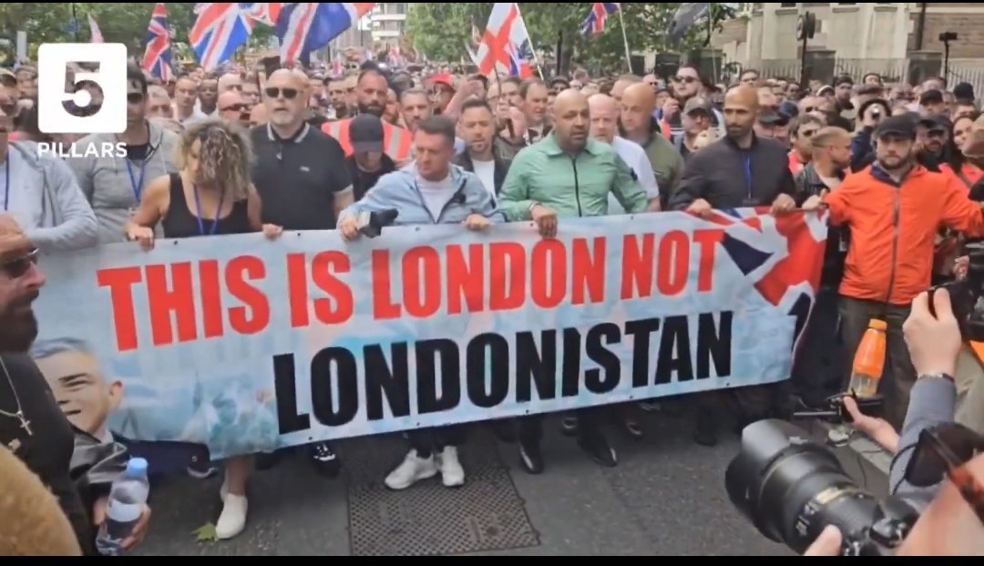 ये London है Londonistan नहीं: 10000 से अधिक लोगों ने निकला विरोध मार्च